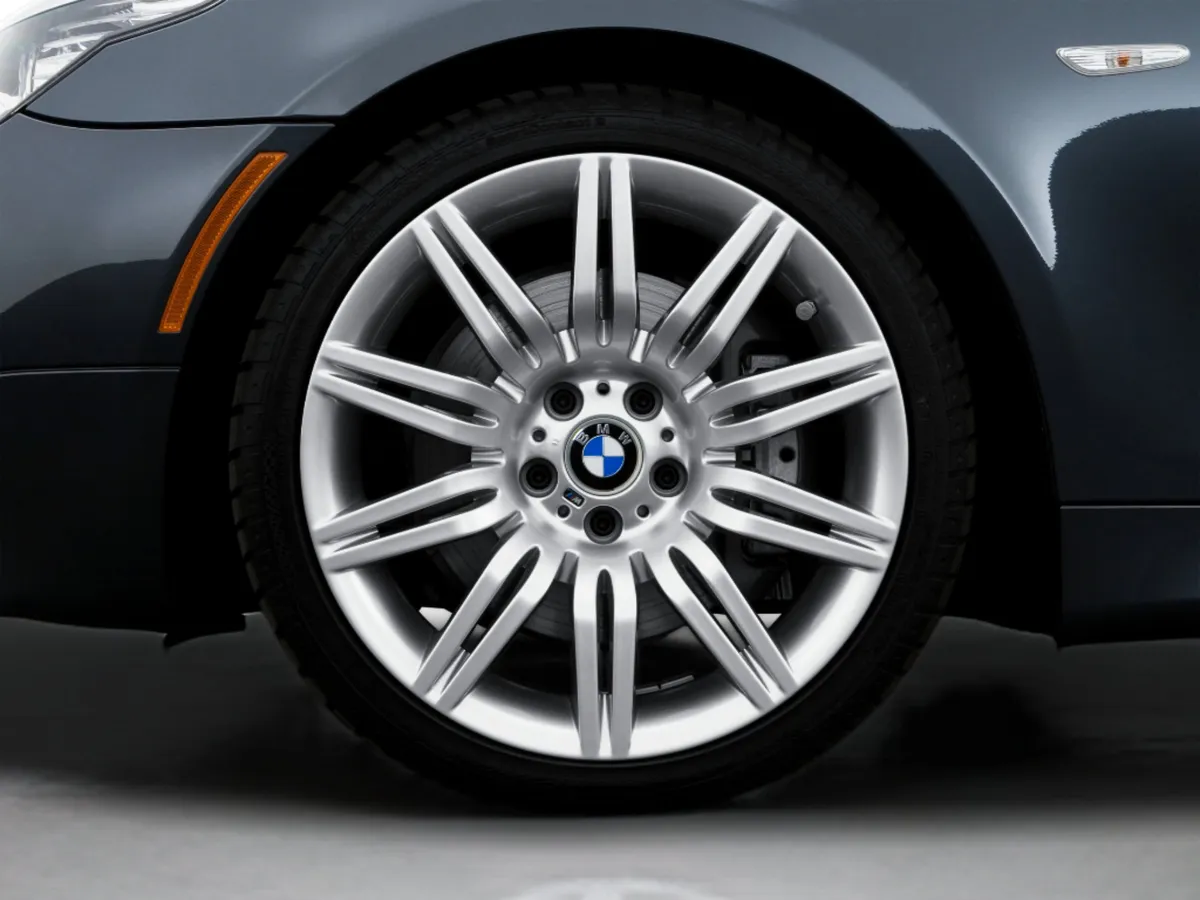 2008 BMW 550i thumbnail 43
