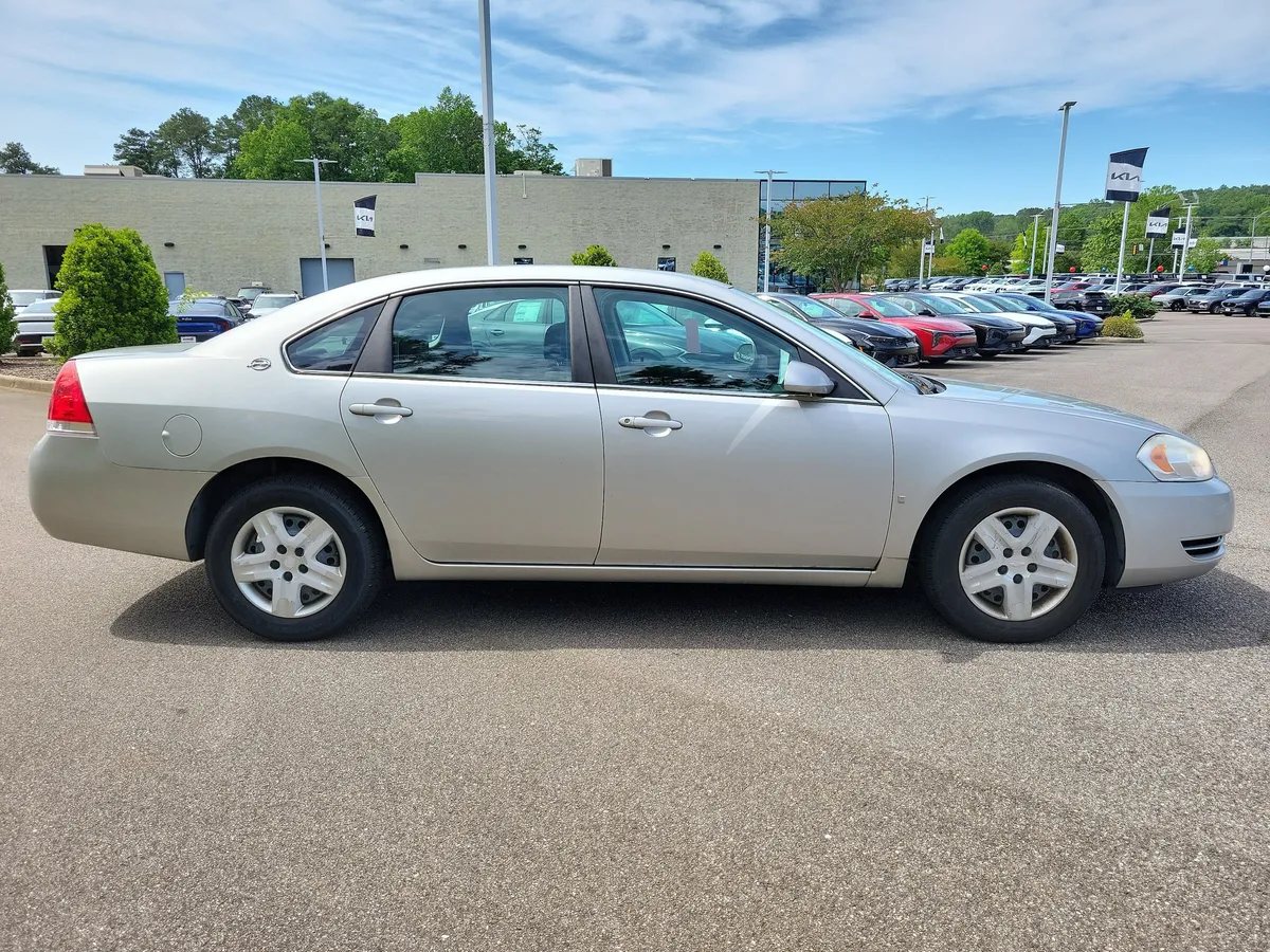 2008 Chevrolet Impala LS thumbnail 6