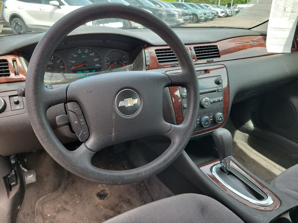 2008 Chevrolet Impala LS thumbnail 9