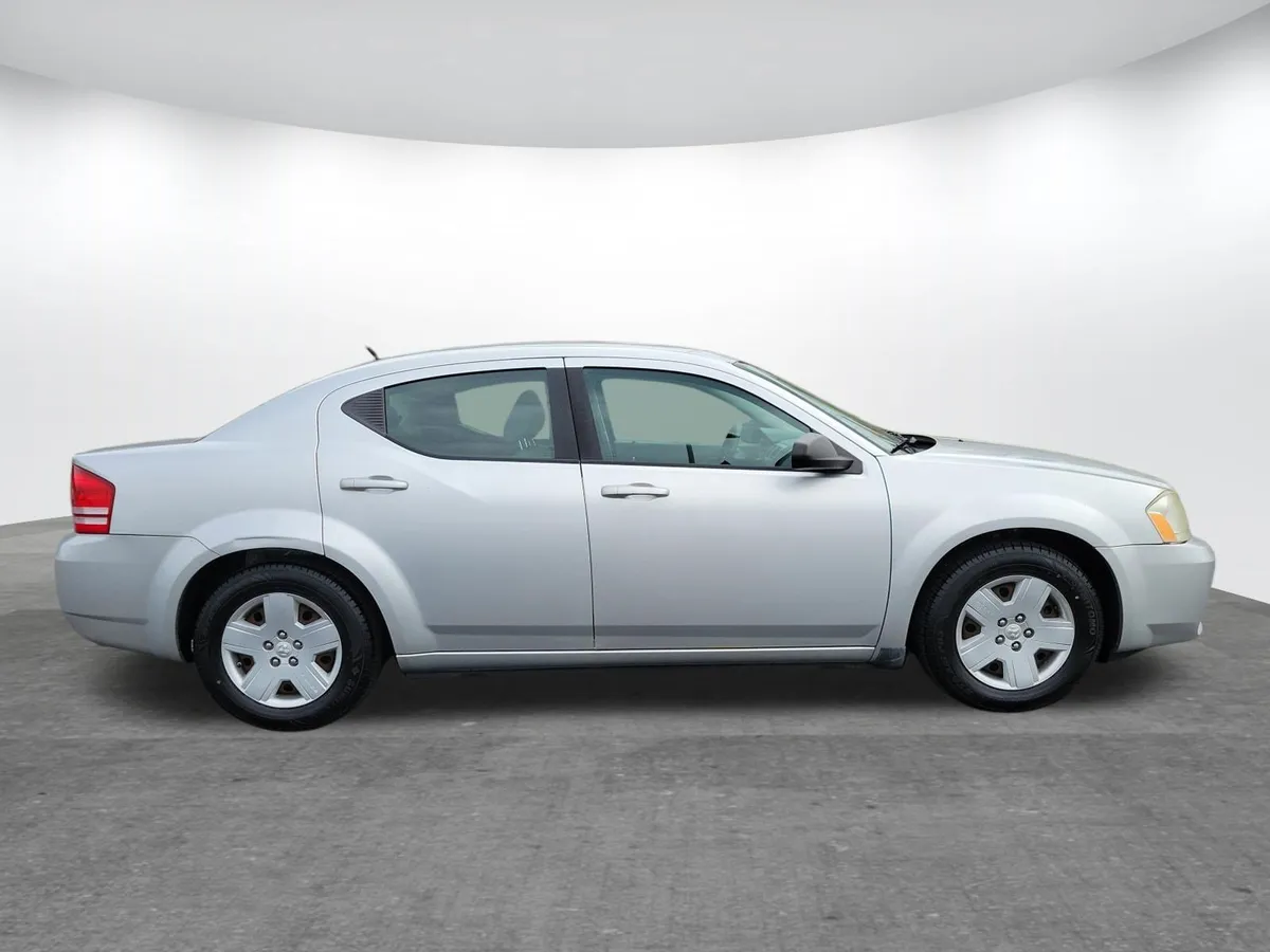 2008 Dodge Avenger SE thumbnail 2
