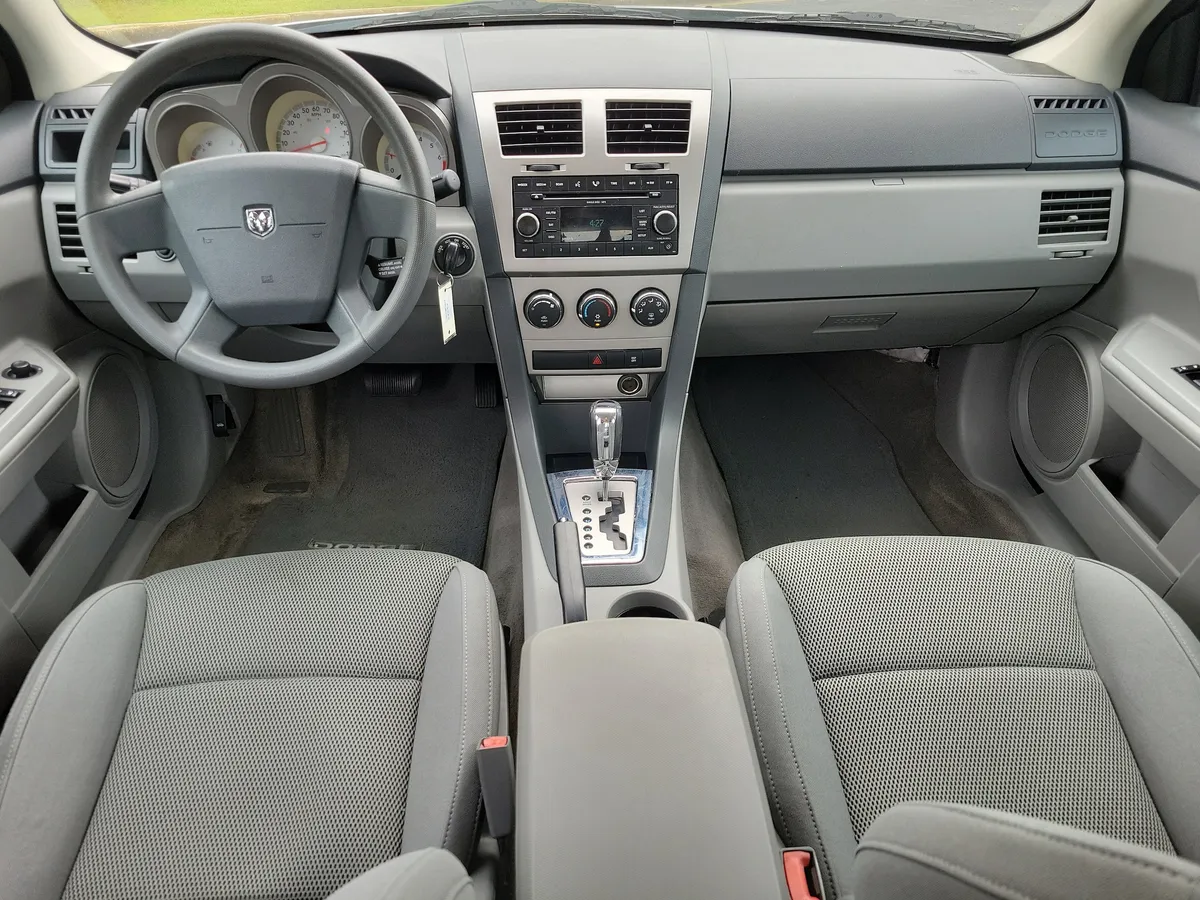2008 Dodge Avenger SE thumbnail 9