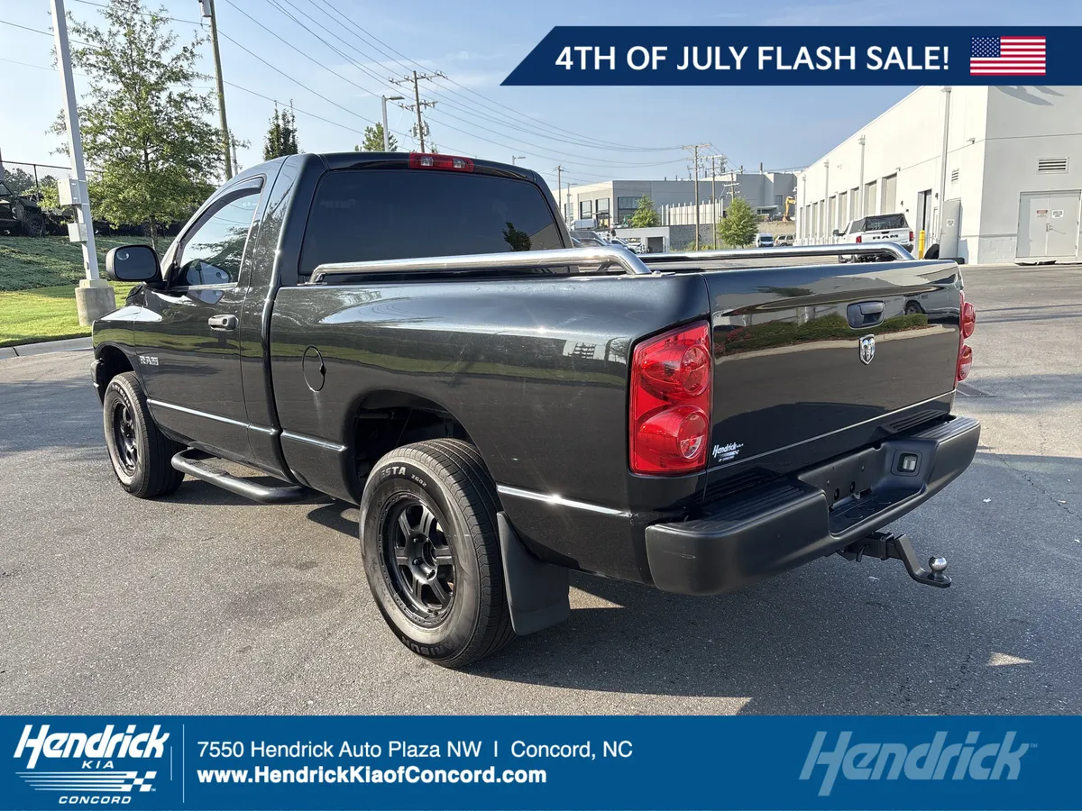 2008 Dodge Ram 1500 ST thumbnail 6