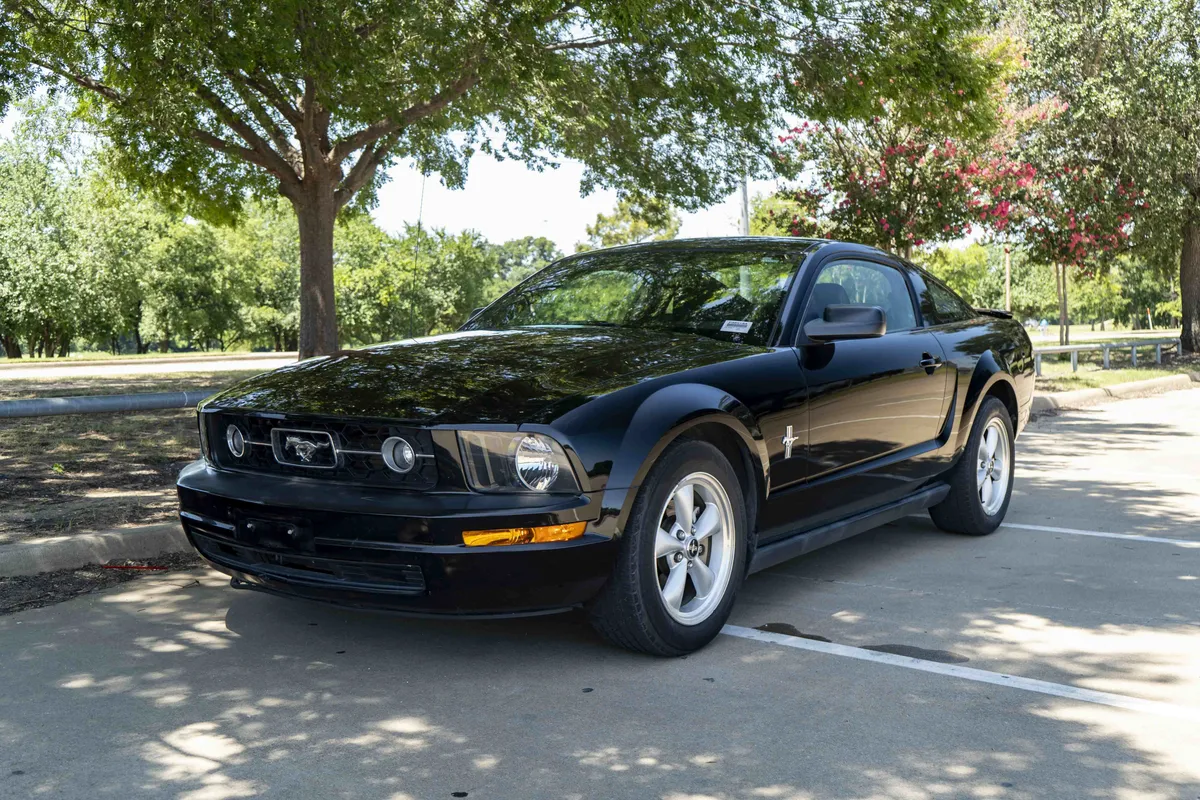 2008 Ford Mustang Deluxe thumbnail 4