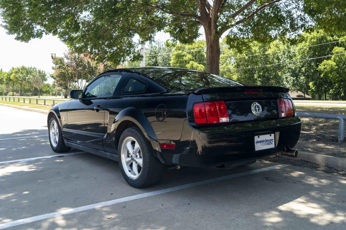 2008 Ford Mustang Deluxe thumbnail 6