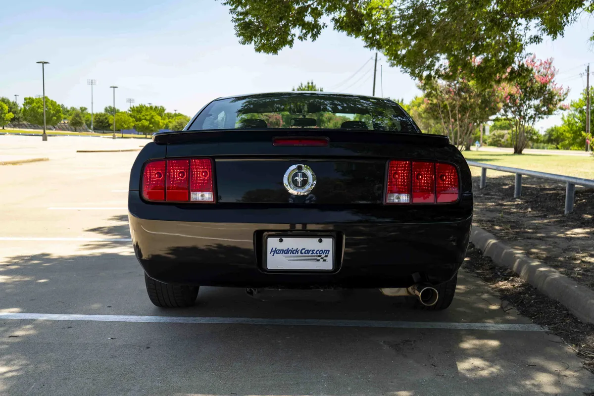 2008 Ford Mustang Deluxe thumbnail 7