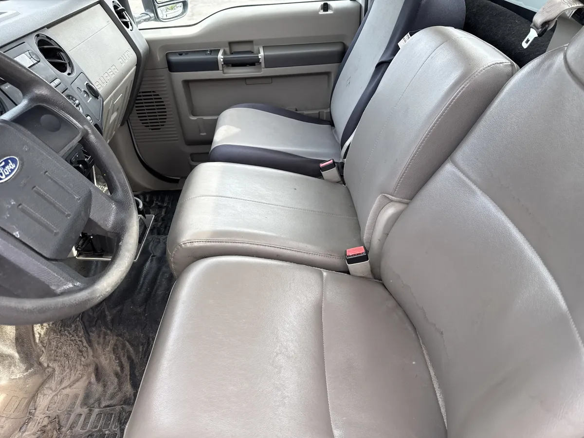 2008 Ford Super Duty F-350 SRW XL thumbnail 12