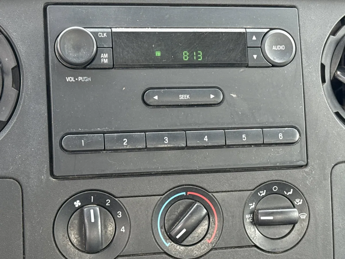 2008 Ford Super Duty F-350 SRW XL thumbnail 18