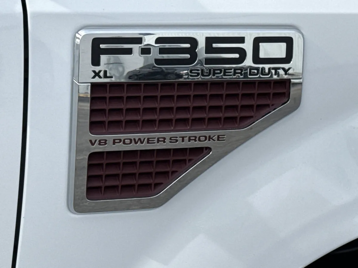 2008 Ford Super Duty F-350 SRW XL thumbnail 5