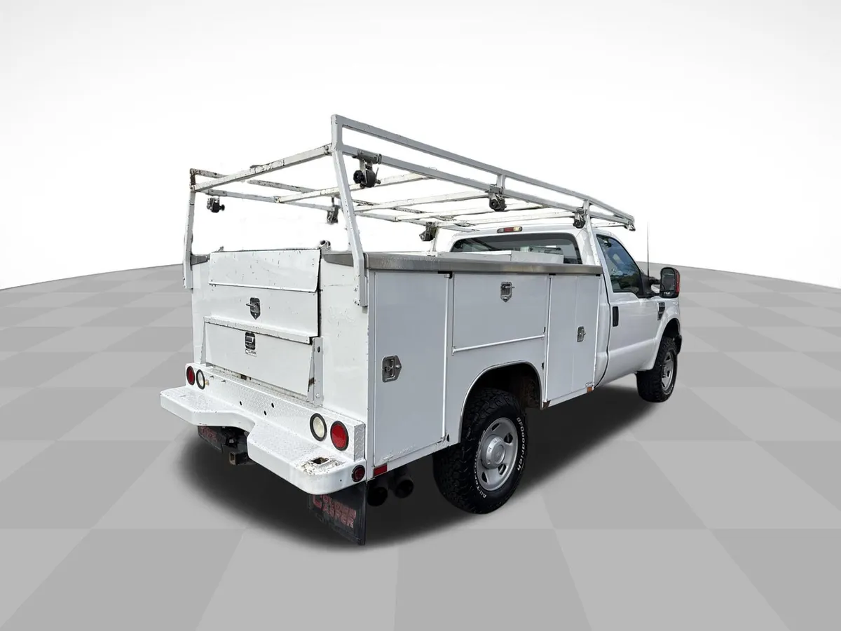 2008 Ford Super Duty F-350 SRW XL thumbnail 7