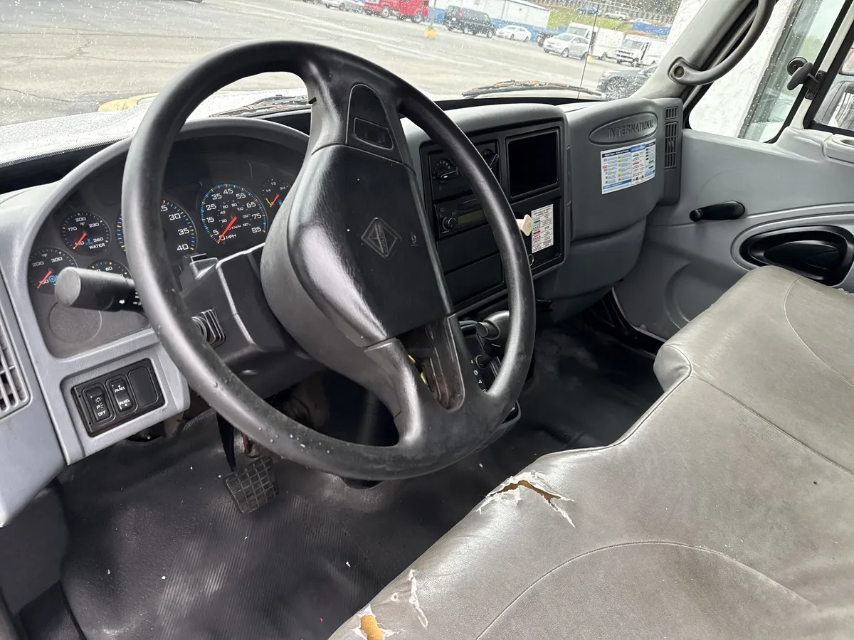 2008 International 4300 thumbnail 12