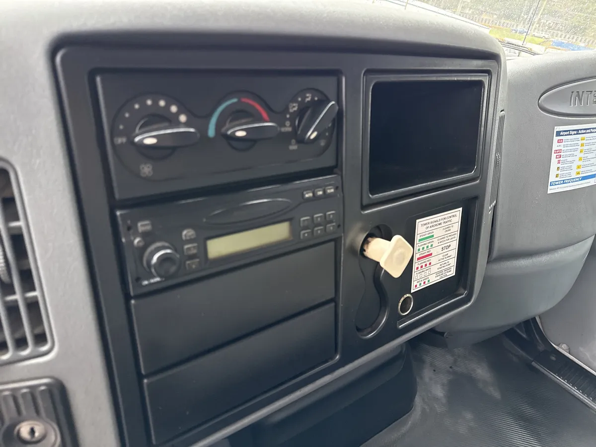 2008 International 4300 thumbnail 16