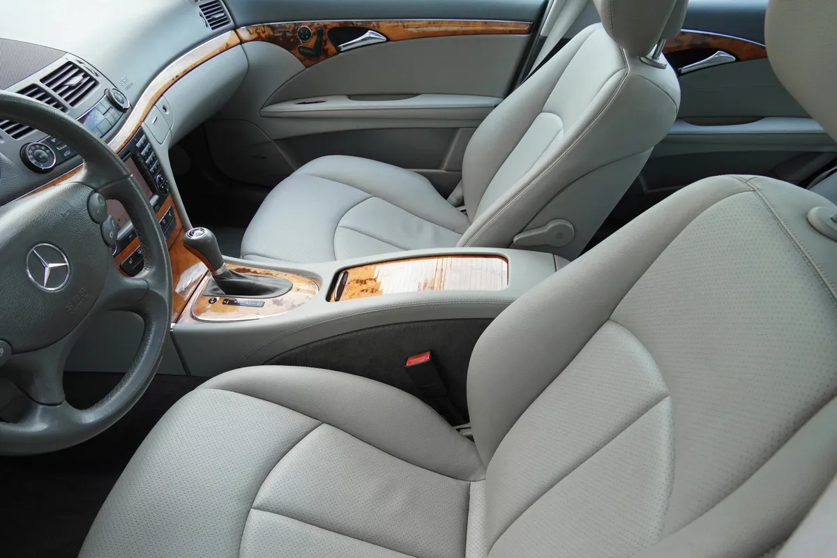 2008 Mercedes-Benz E-Class E350 Luxury 4MATIC® thumbnail 10