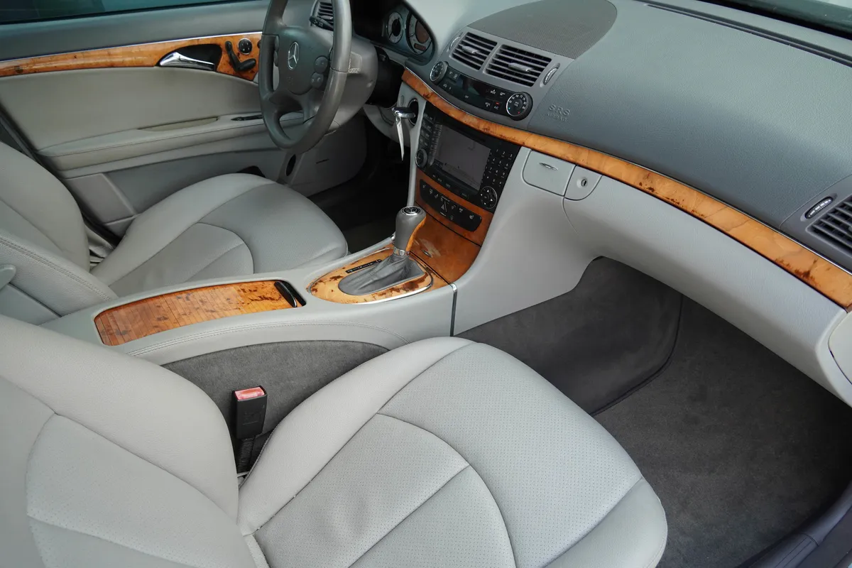 2008 Mercedes-Benz E-Class E350 Luxury 4MATIC® thumbnail 11