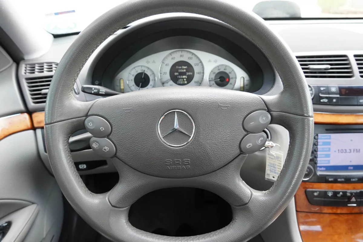 2008 Mercedes-Benz E-Class E350 Luxury 4MATIC® thumbnail 17