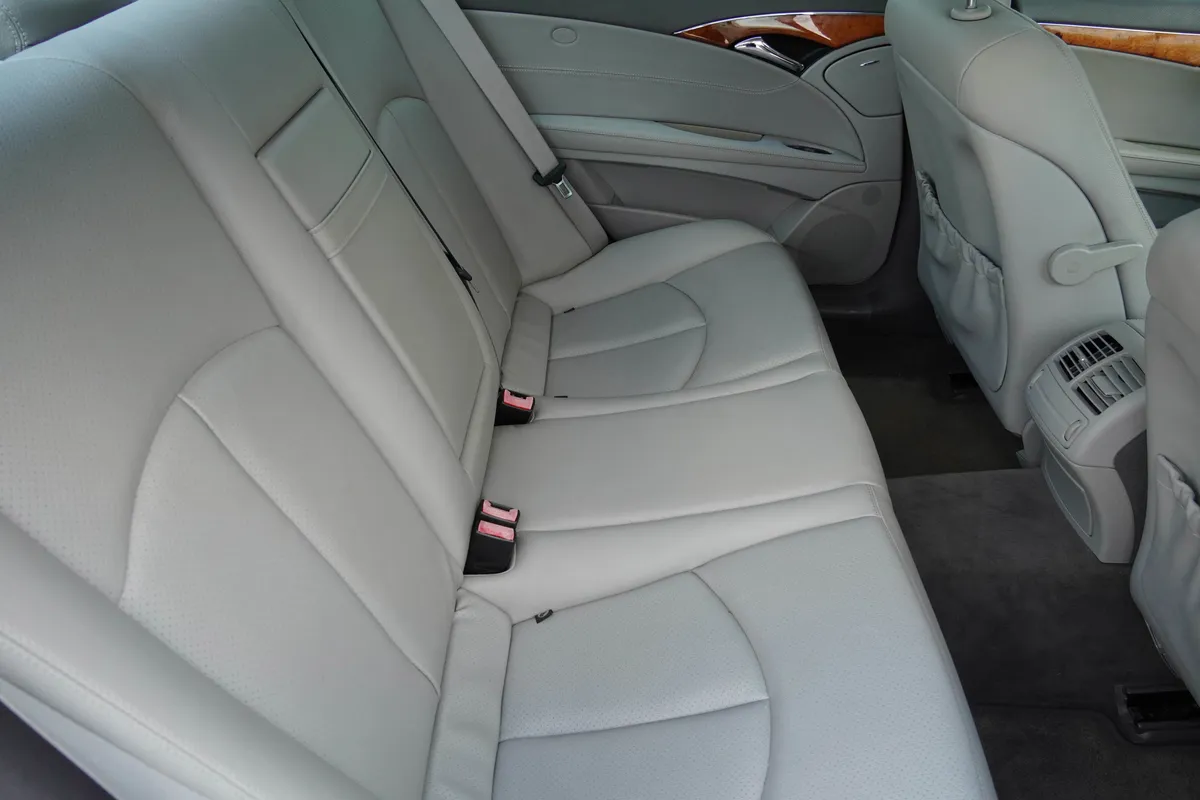2008 Mercedes-Benz E-Class E350 Luxury 4MATIC® thumbnail 31