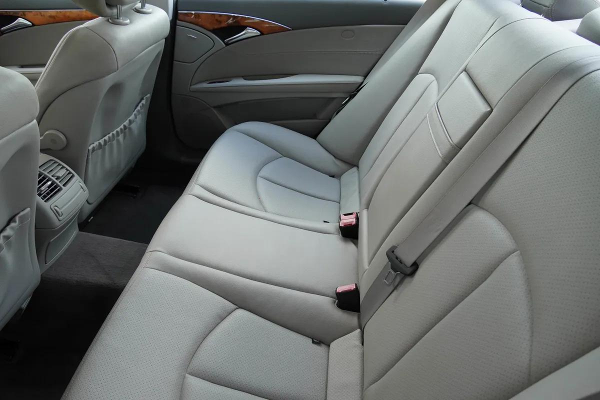 2008 Mercedes-Benz E-Class E350 Luxury 4MATIC® thumbnail 32