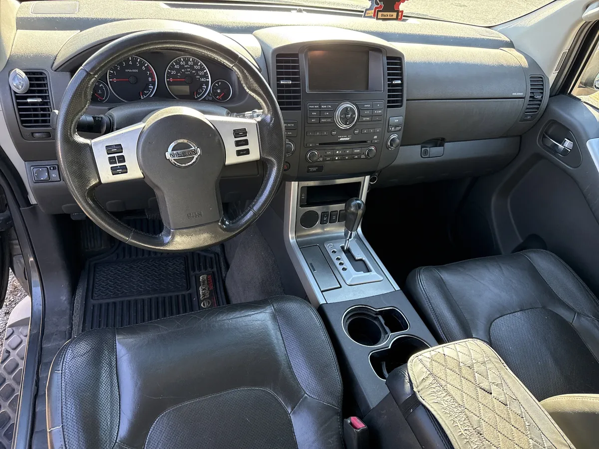 2008 Nissan Pathfinder SE thumbnail 14