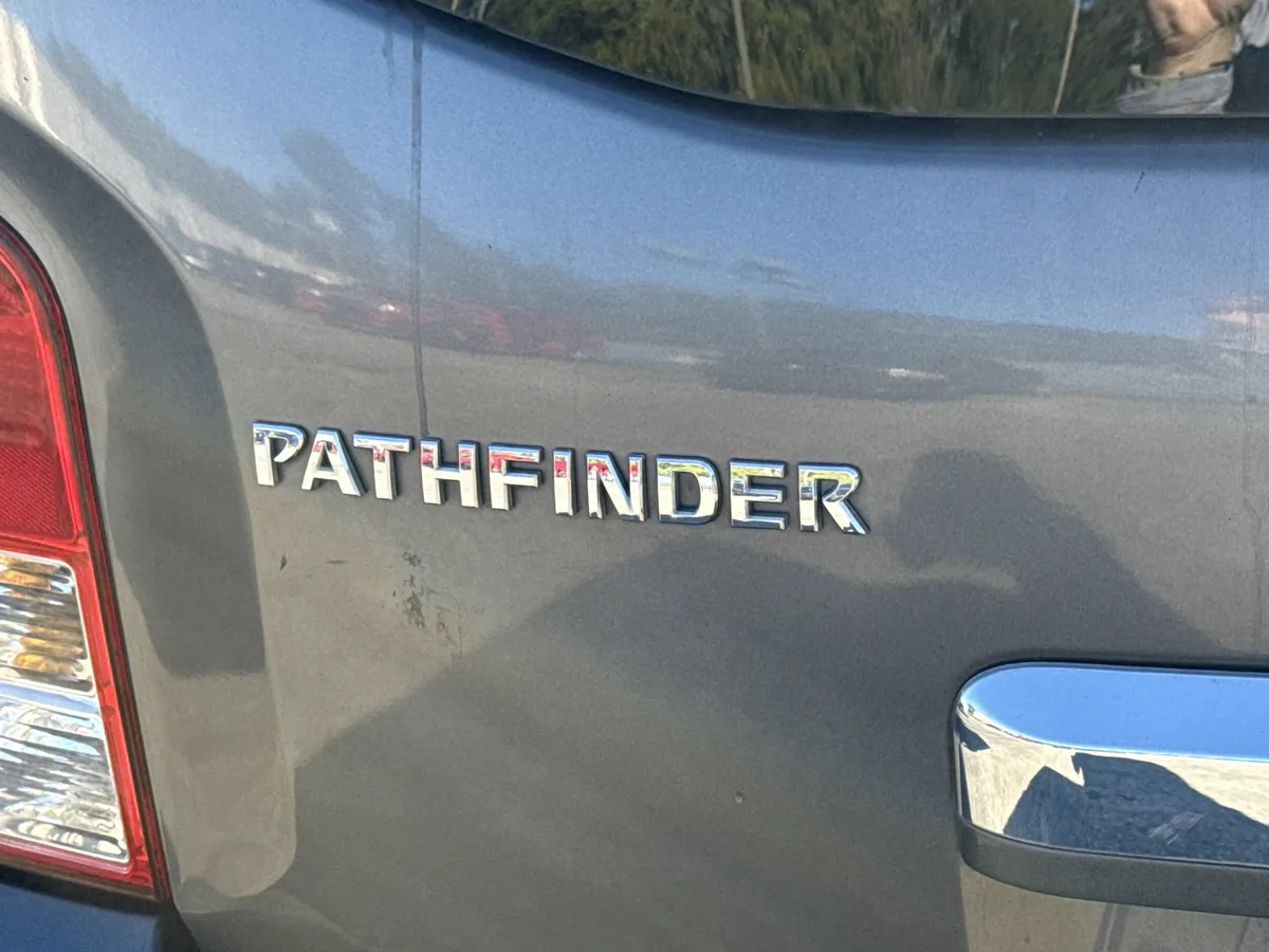 2008 Nissan Pathfinder SE thumbnail 23