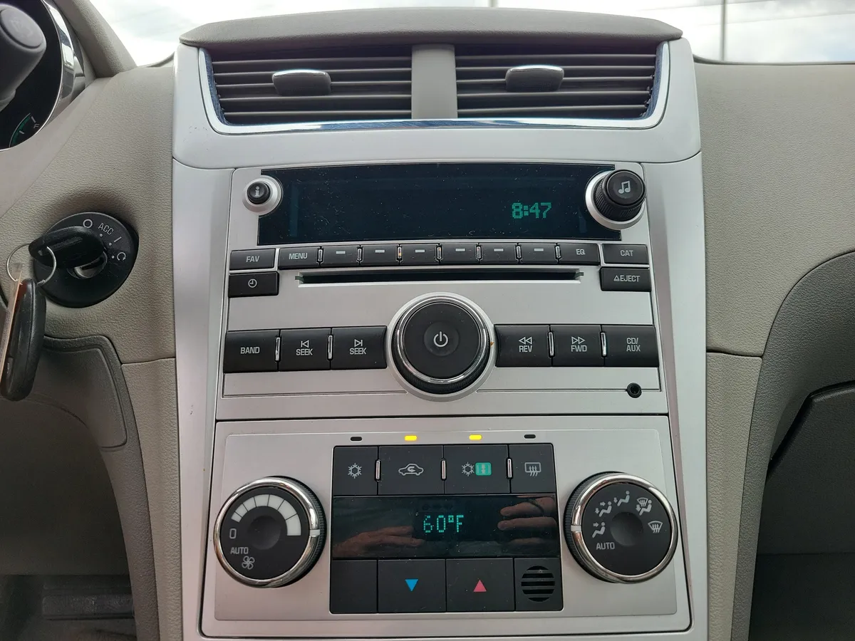 2009 Chevrolet Malibu Hybrid Base thumbnail 11