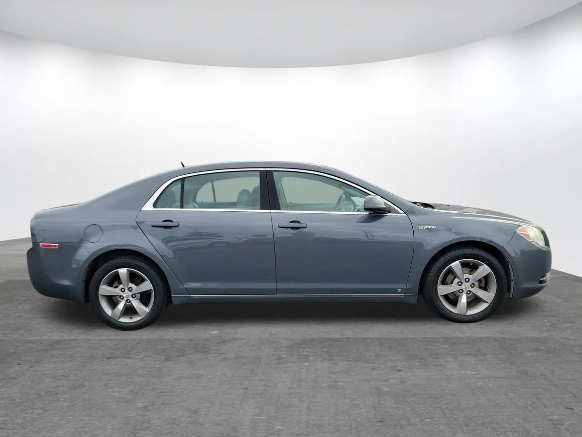 2009 Chevrolet Malibu Hybrid Base thumbnail 2