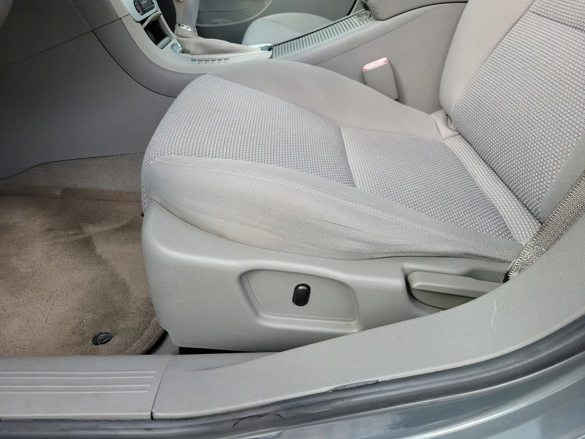 2009 Chevrolet Malibu Hybrid Base thumbnail 5
