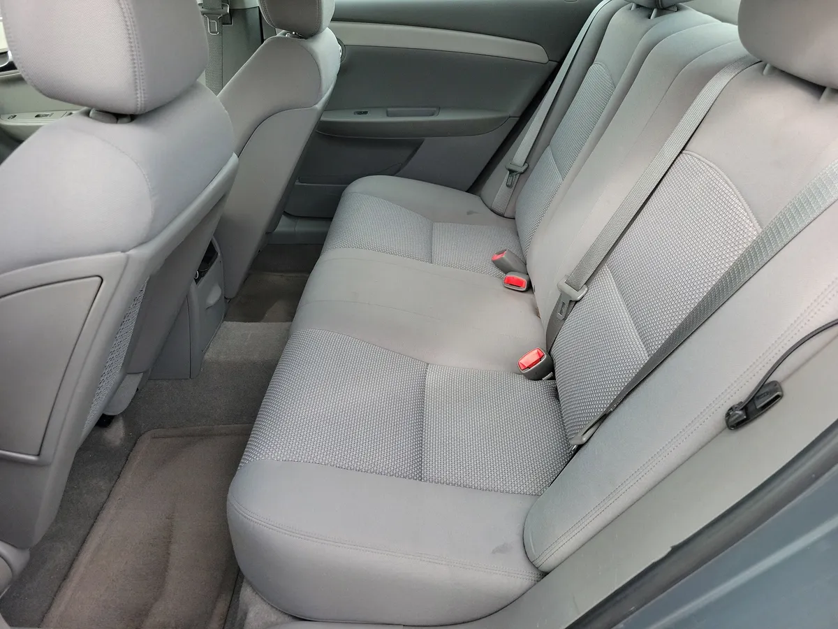 2009 Chevrolet Malibu Hybrid Base thumbnail 8