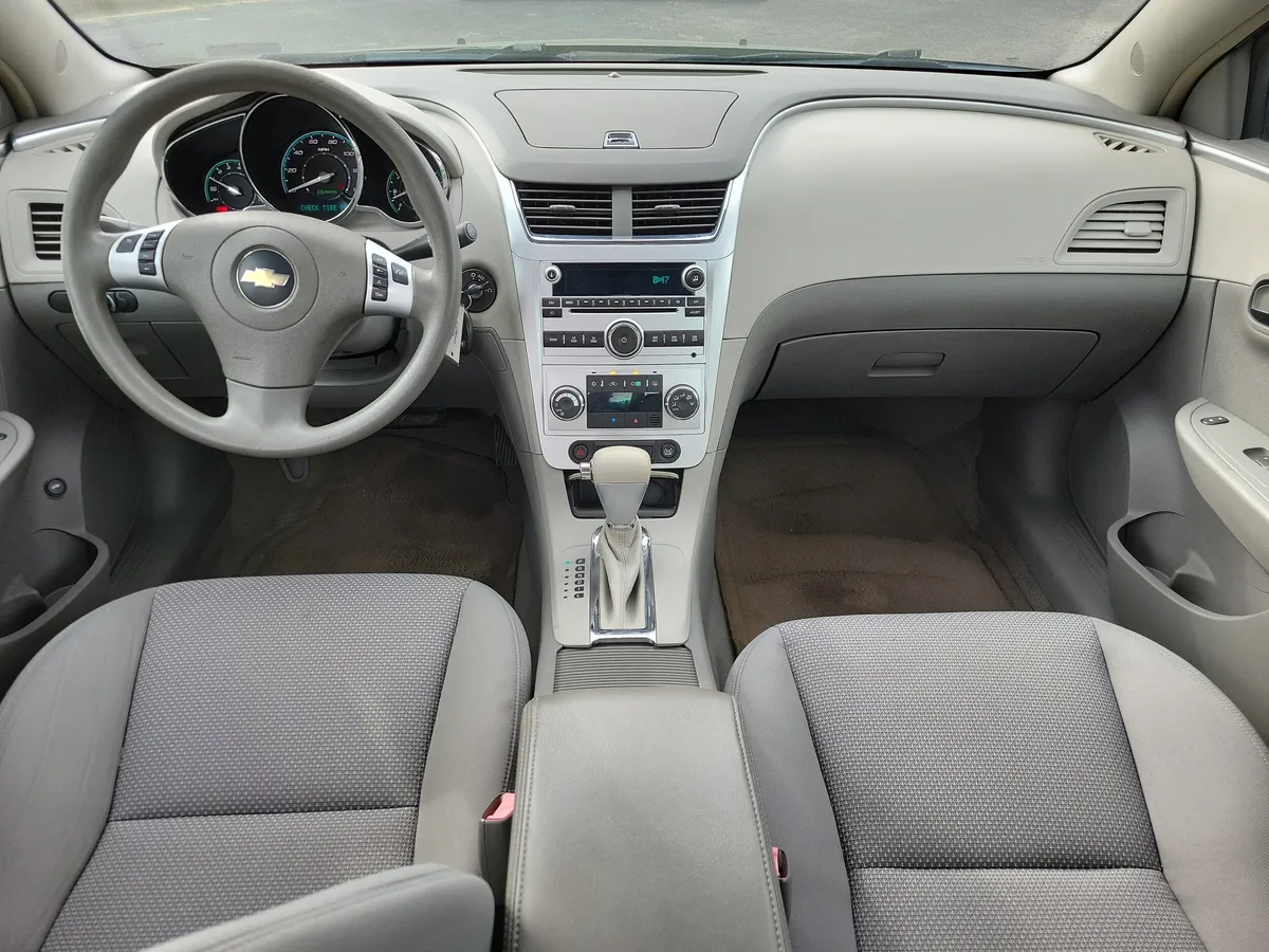 2009 Chevrolet Malibu Hybrid Base thumbnail 9