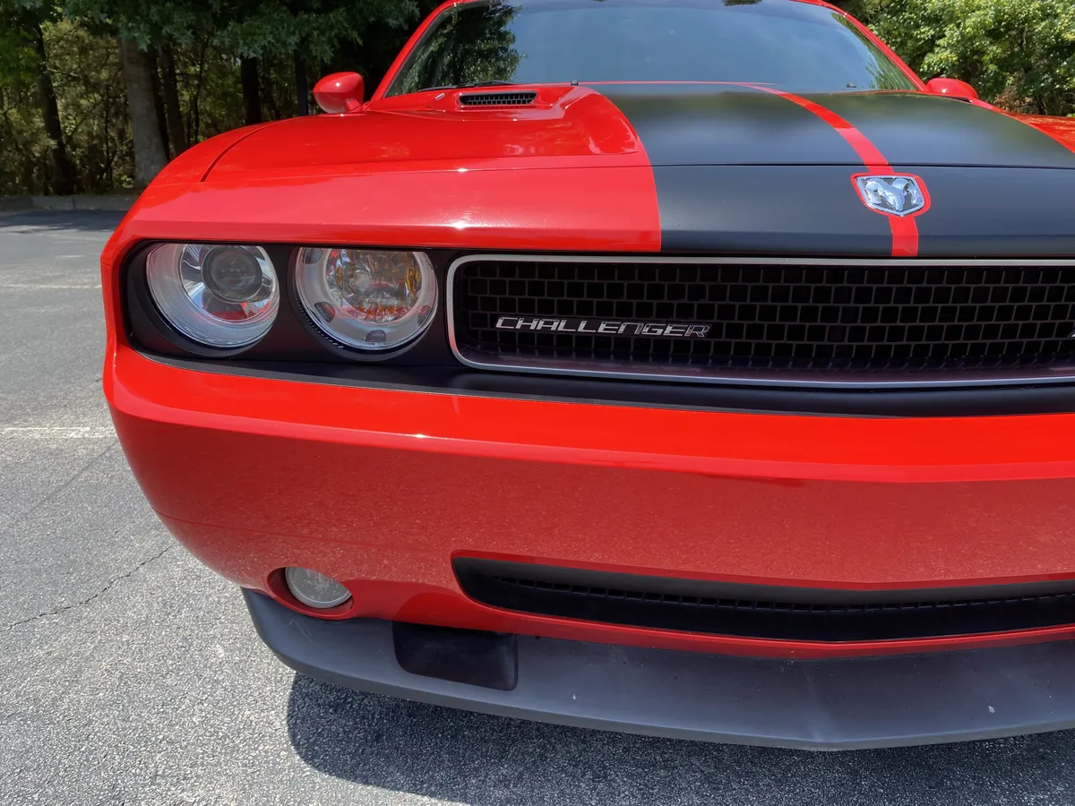2009 Dodge Challenger SRT8 thumbnail 12