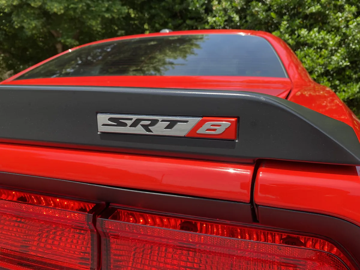 2009 Dodge Challenger SRT8 thumbnail 39