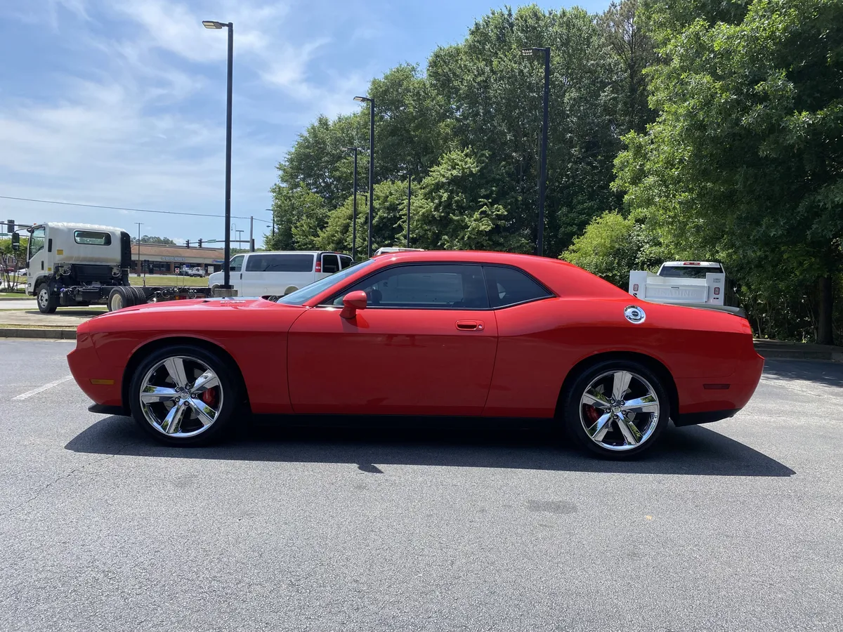 2009 Dodge Challenger SRT8 thumbnail 5