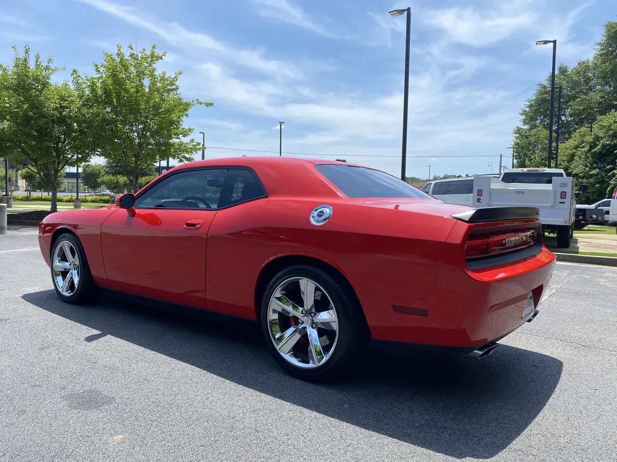 2009 Dodge Challenger SRT8 thumbnail 6