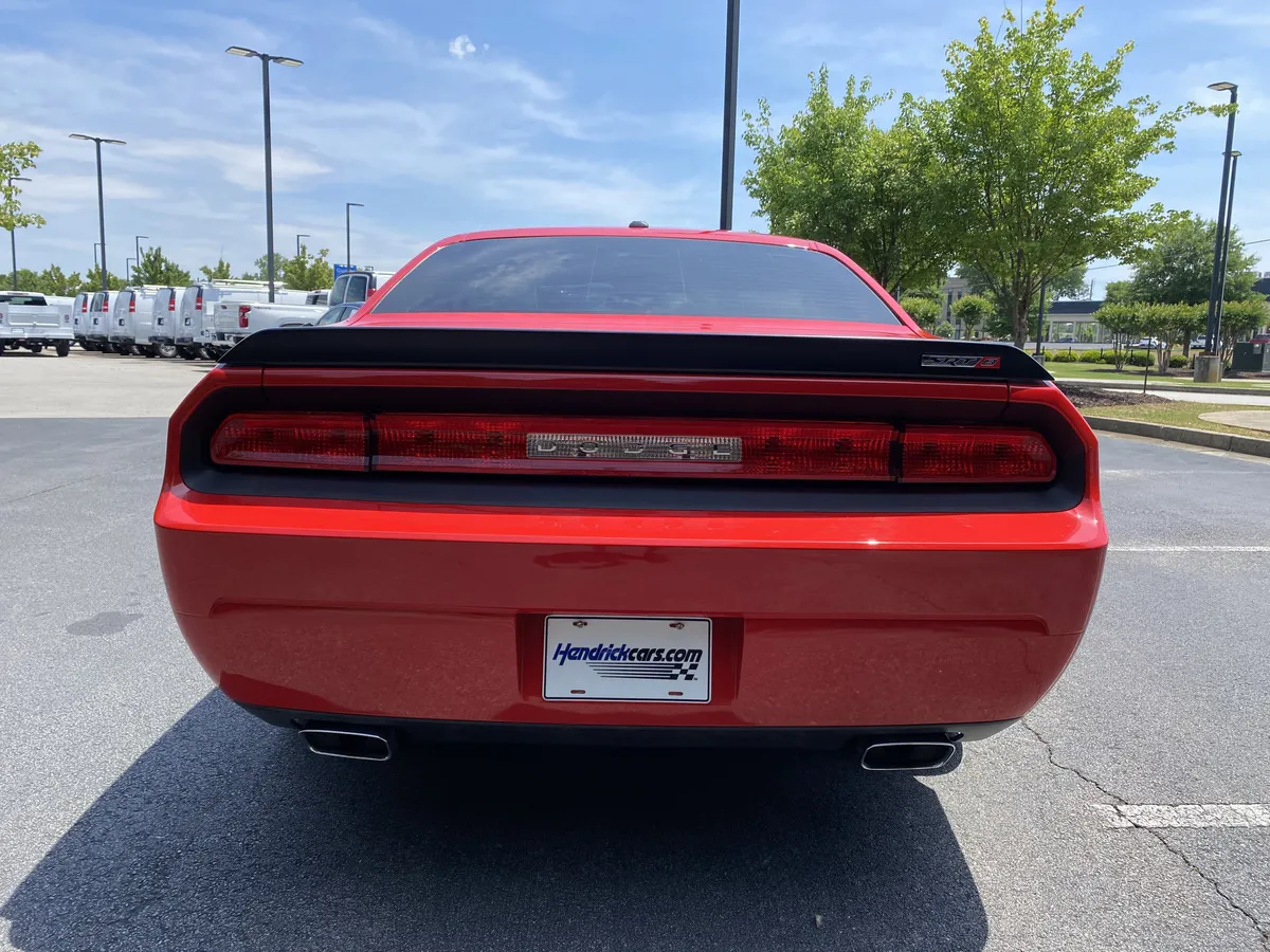 2009 Dodge Challenger SRT8 thumbnail 7