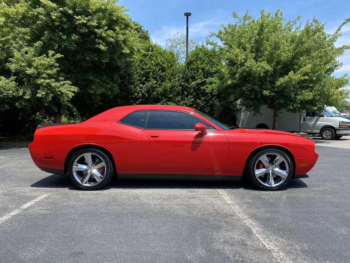 2009 Dodge Challenger SRT8 thumbnail 9
