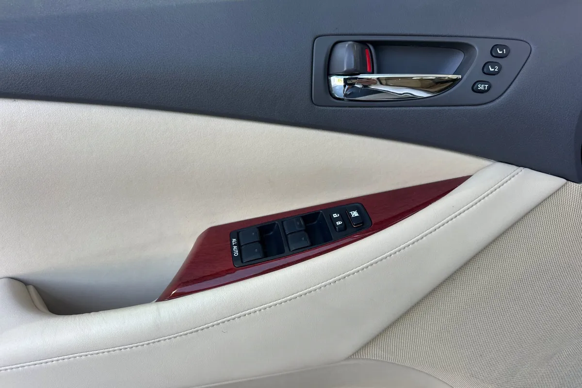 2009 Lexus ES 350 thumbnail 11
