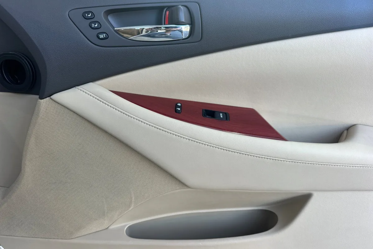 2009 Lexus ES 350 thumbnail 19