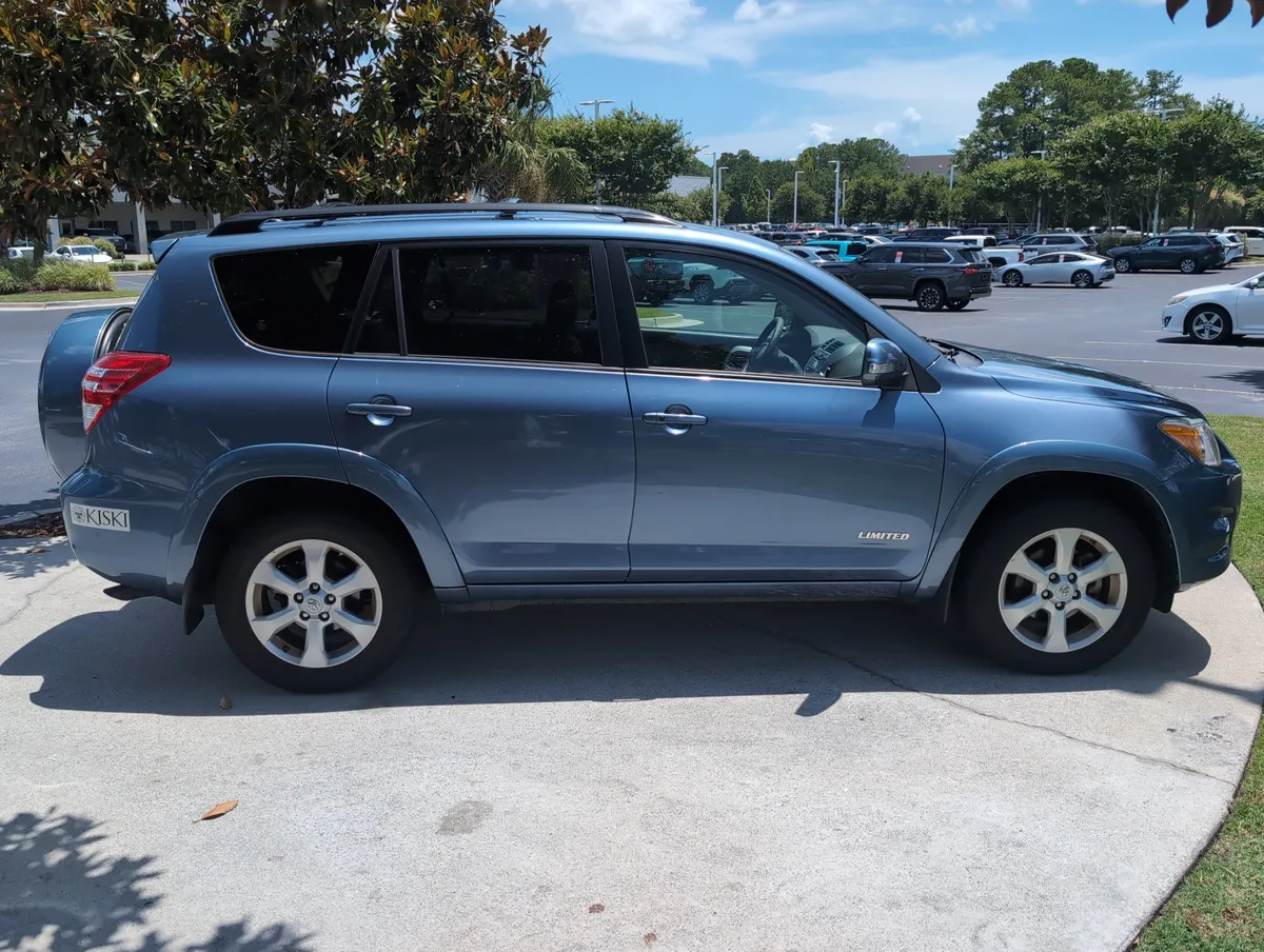 2009 Toyota RAV4 Ltd thumbnail 11