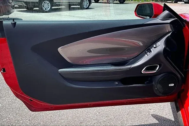 2010 Chevrolet Camaro SS thumbnail 15