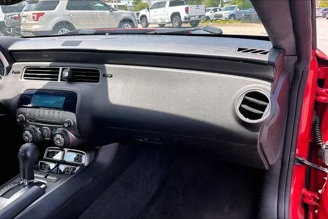 2010 Chevrolet Camaro SS thumbnail 19