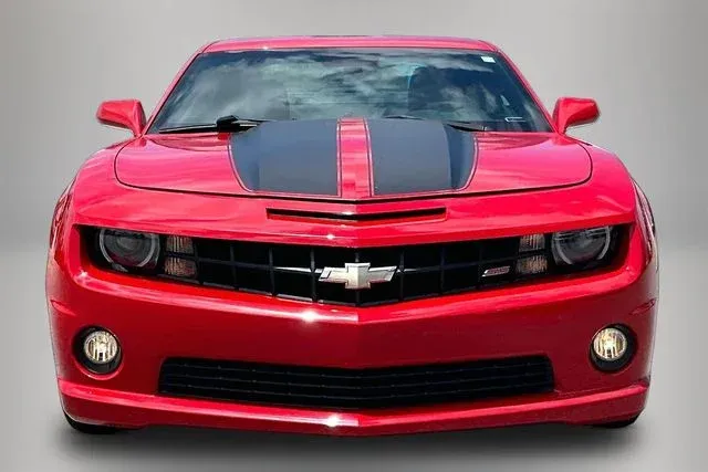 2010 Chevrolet Camaro SS thumbnail 3