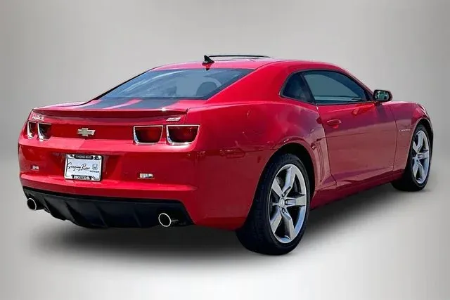 2010 Chevrolet Camaro SS thumbnail 5
