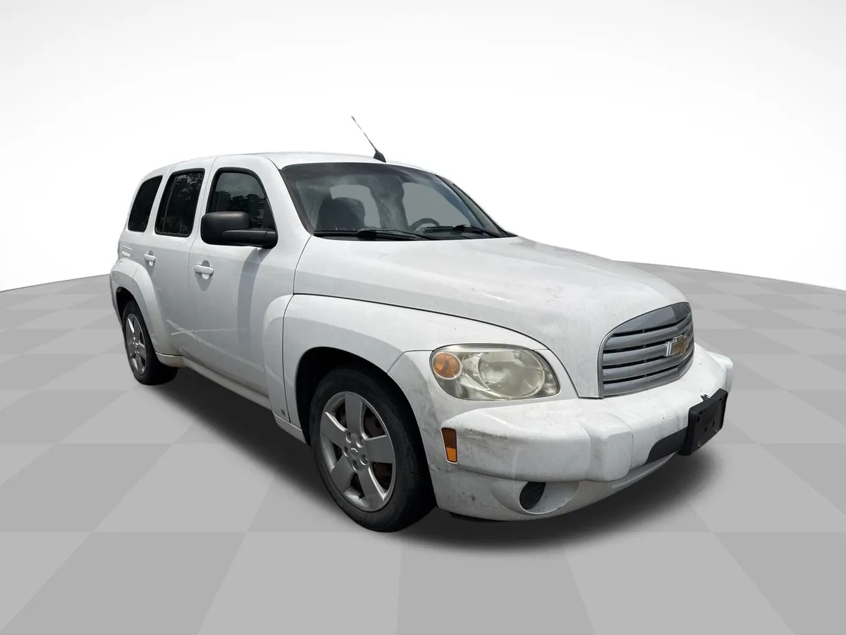 2010 Chevrolet HHR LS thumbnail 3