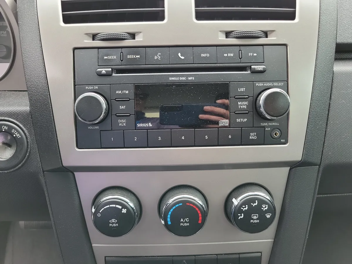 2010 Dodge Avenger SXT thumbnail 14