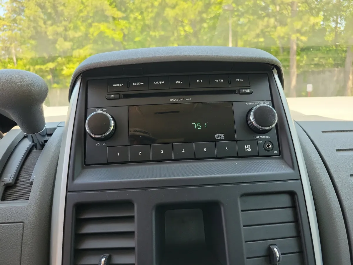 2010 Dodge Grand Caravan SE thumbnail 11