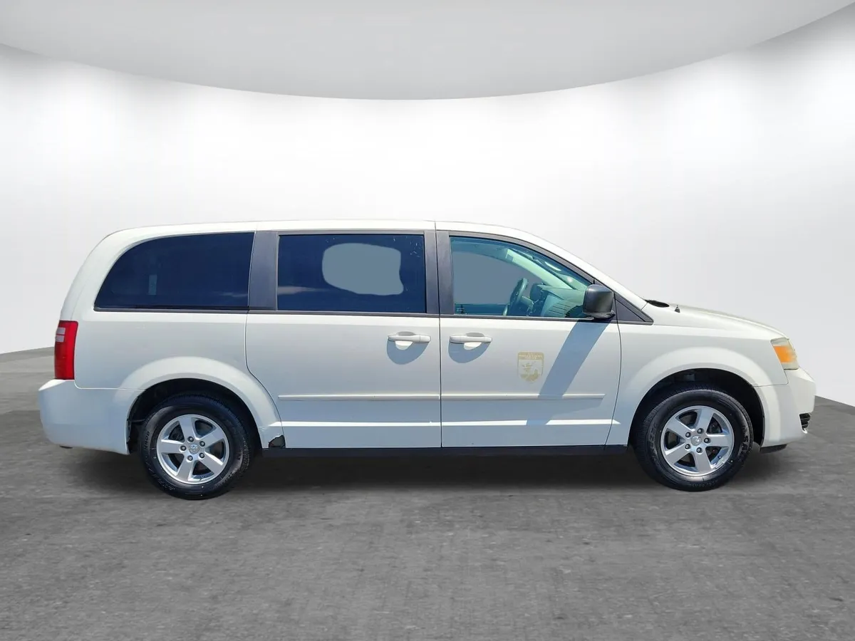 2010 Dodge Grand Caravan SE thumbnail 2