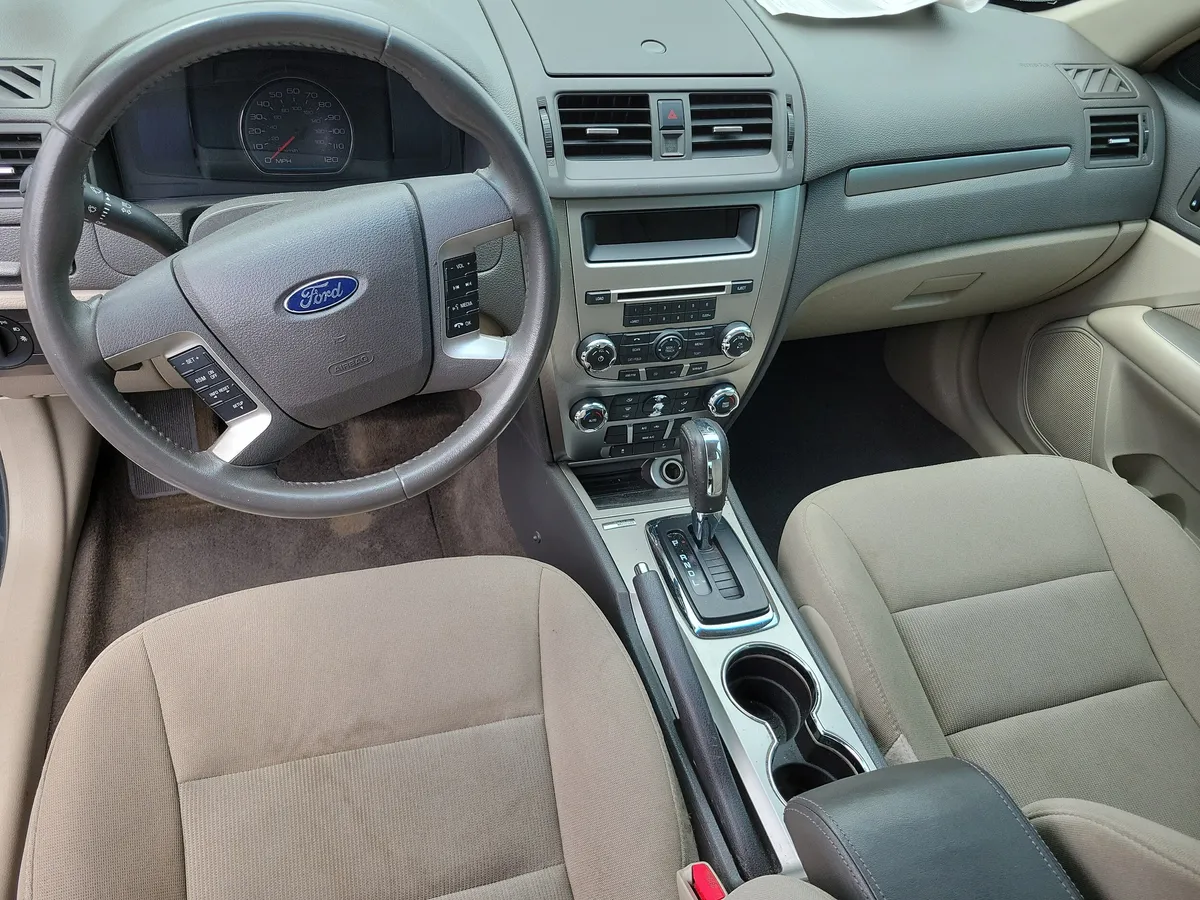 2010 Ford Fusion Hybrid Base thumbnail 11