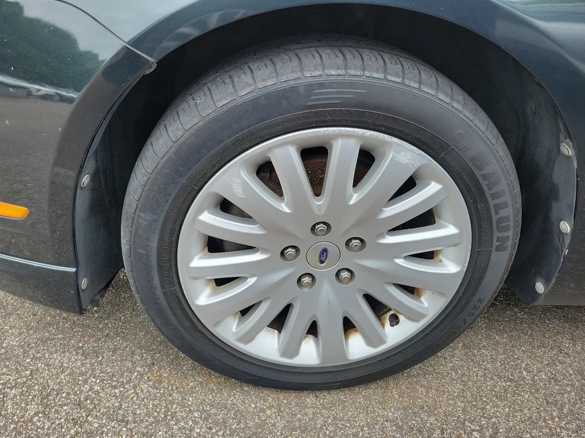 2010 Ford Fusion Hybrid Base thumbnail 17