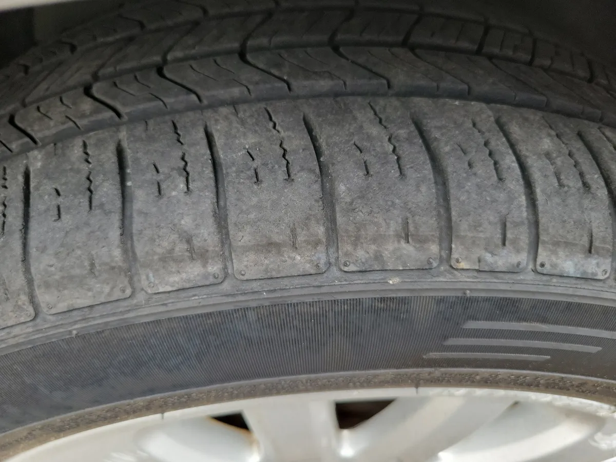 2010 Ford Fusion Hybrid Base thumbnail 18