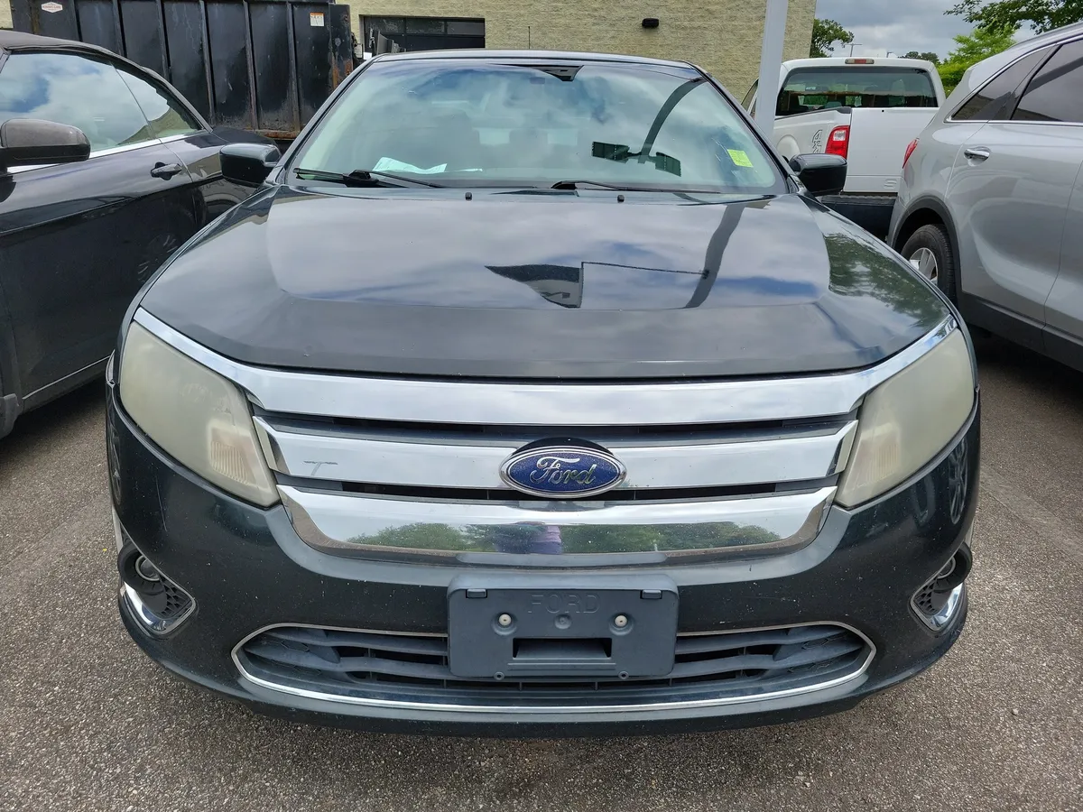 2010 Ford Fusion Hybrid Base thumbnail 2