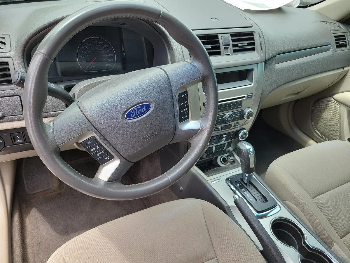 2010 Ford Fusion Hybrid Base thumbnail 6
