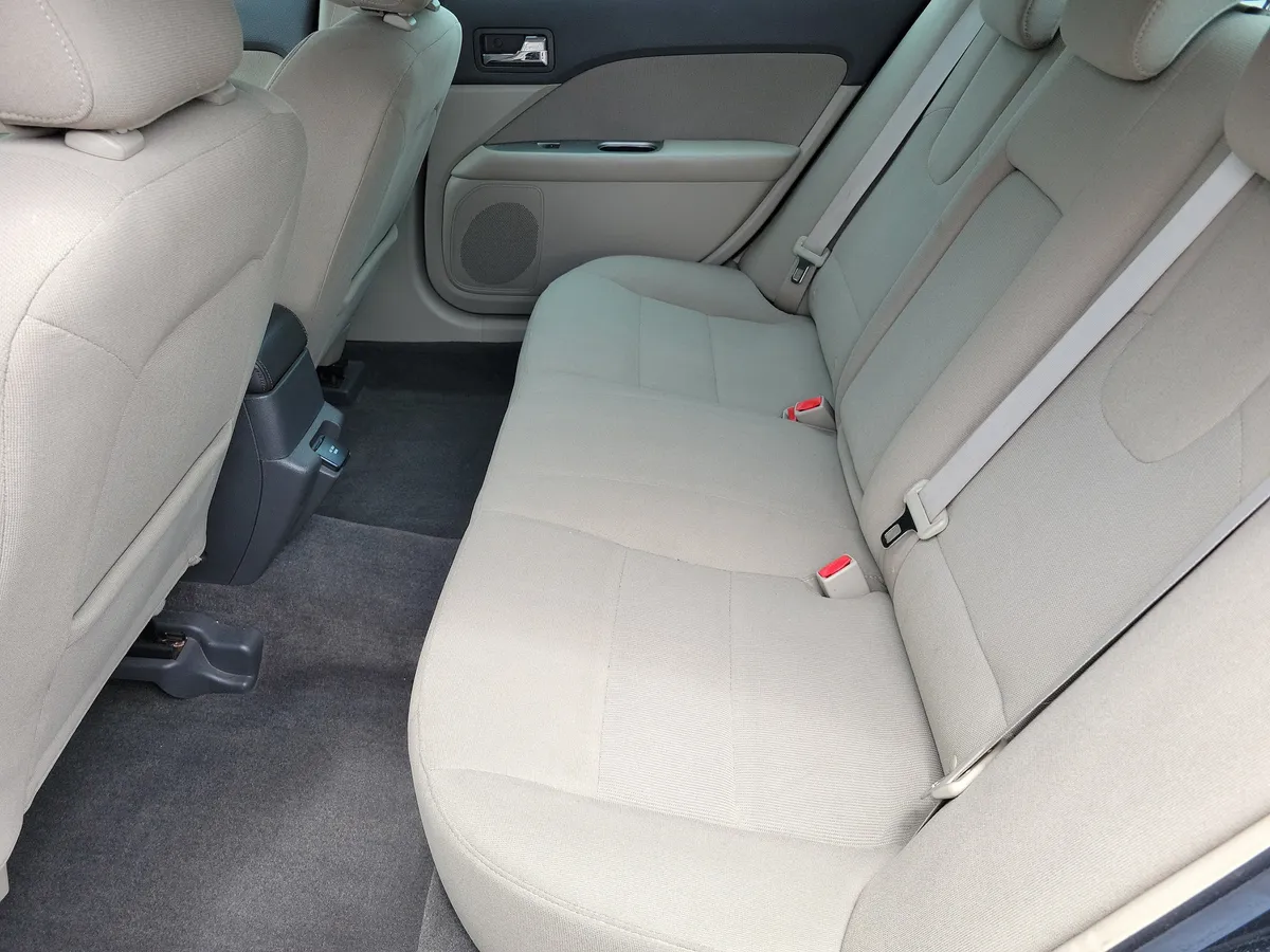 2010 Ford Fusion Hybrid Base thumbnail 9